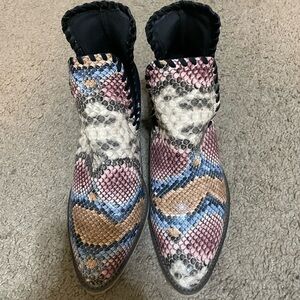 Snake Skin Style Women’s Booties Size 7